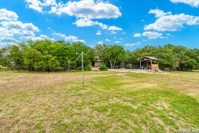 128 Mountain Laurel Concan, TX 78838
