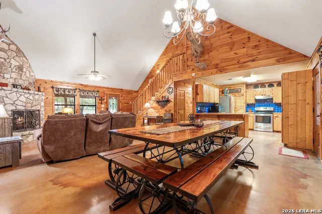 128 Mountain Laurel Concan, TX 78838