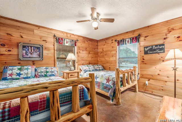 128 Mountain Laurel Concan, TX 78838