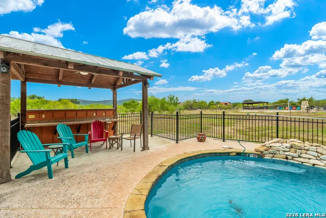 128 Mountain Laurel Concan, TX 78838