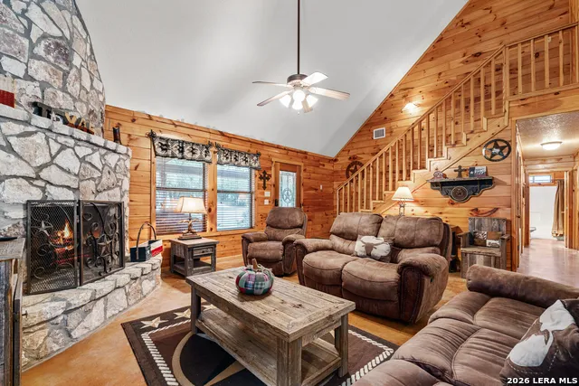 128 Mountain Laurel Concan, TX 78838