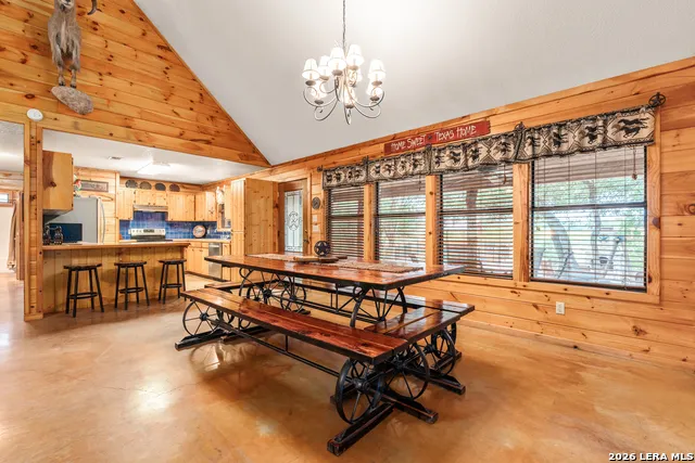 128 Mountain Laurel Concan, TX 78838