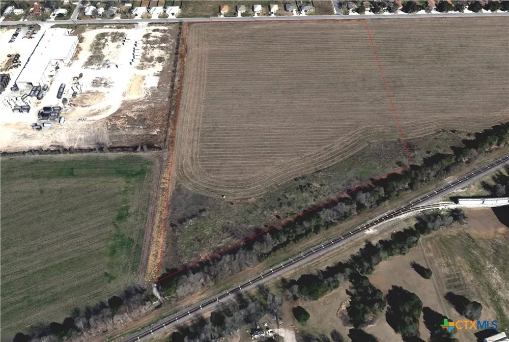 E Baxter Street Seguin, TX 78155