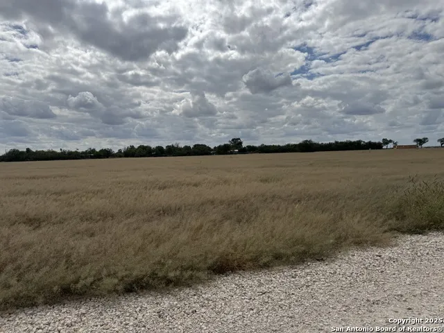 LOT 10 Summerwood Lane La Pryor, TX 78872