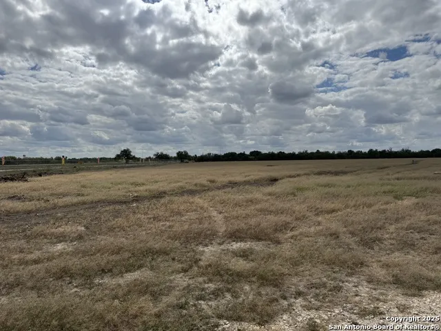 LOT 10 Summerwood Lane La Pryor, TX 78872