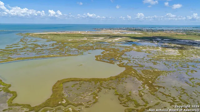 602-698 Cape Velero Dr Rockport, TX 78382