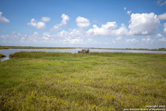 602-698 Cape Velero Dr Rockport, TX 78382