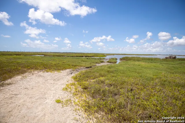 602-698 Cape Velero Dr Rockport, TX 78382