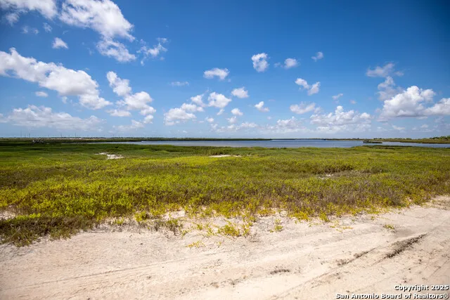 602-698 Cape Velero Dr Rockport, TX 78382