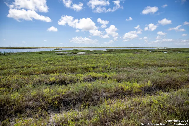 602-698 Cape Velero Dr Rockport, TX 78382