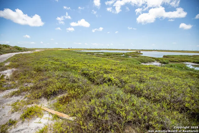 602-698 Cape Velero Dr Rockport, TX 78382