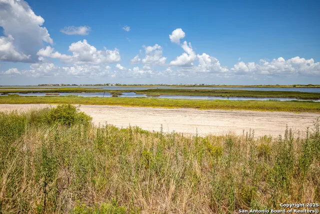 602-698 Cape Velero Dr Rockport, TX 78382