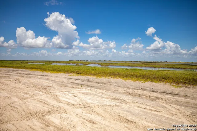 602-698 Cape Velero Dr Rockport, TX 78382