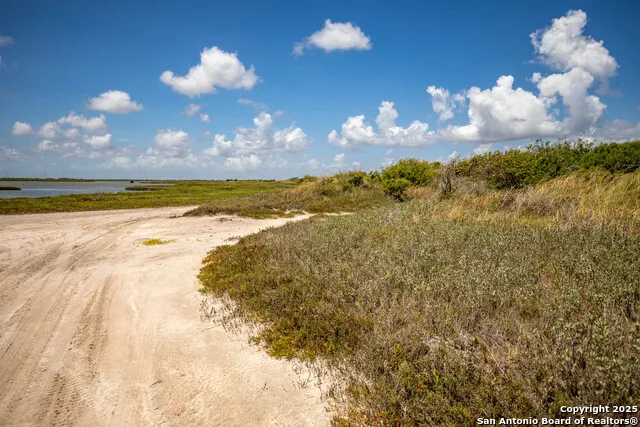 602-698 Cape Velero Dr Rockport, TX 78382