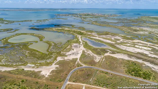 602-698 Cape Velero Dr Rockport, TX 78382