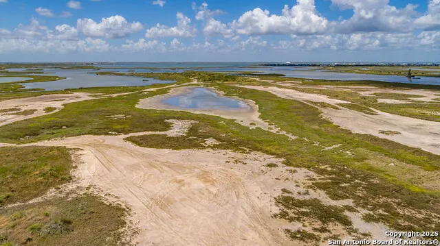 602-698 Cape Velero Dr Rockport, TX 78382