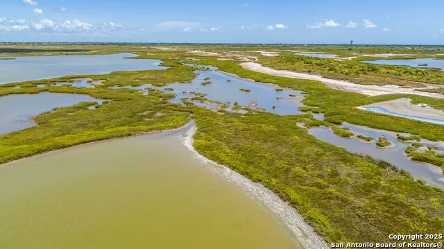 602-698 Cape Velero Dr Rockport, TX 78382