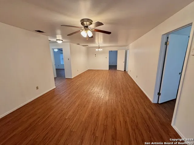 203 Zanderson Jourdanton, TX 78026