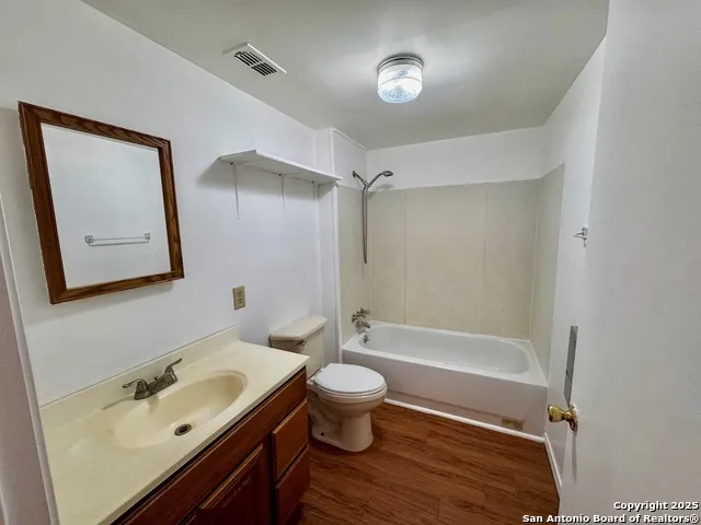203 Zanderson Jourdanton, TX 78026