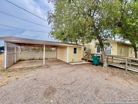 201 Zanderson Ave