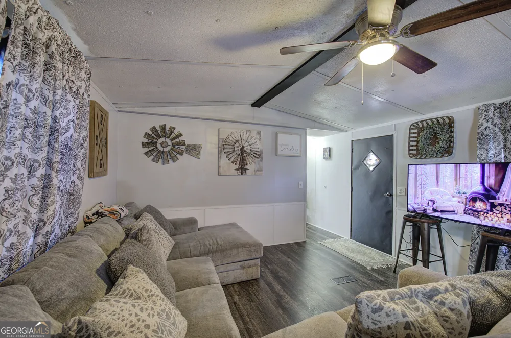 676 Flowery Branch RD Kingston, GA 30145