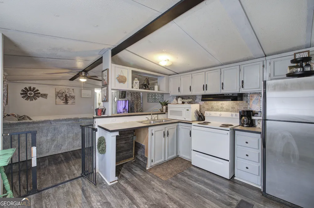 676 Flowery Branch RD Kingston, GA 30145