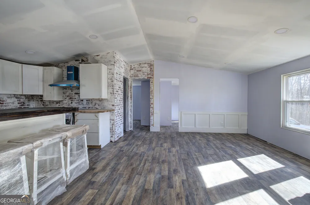 676 Flowery Branch RD Kingston, GA 30145