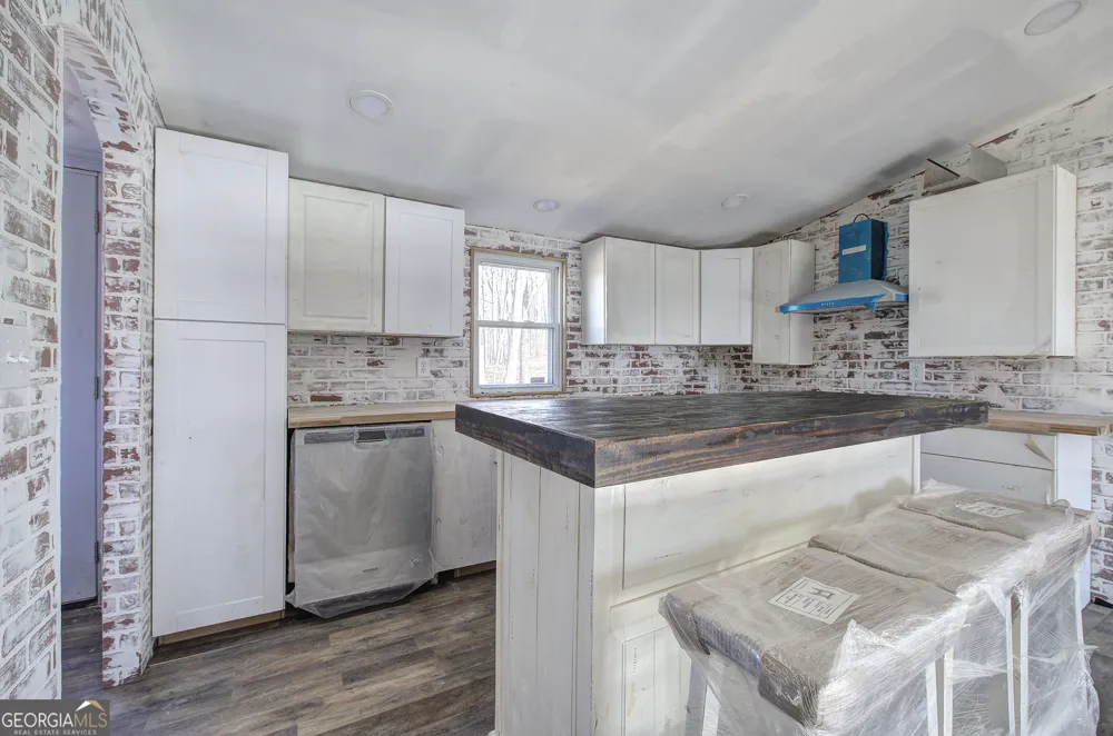 676 Flowery Branch RD Kingston, GA 30145