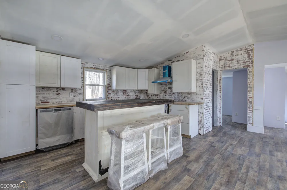 676 Flowery Branch RD Kingston, GA 30145