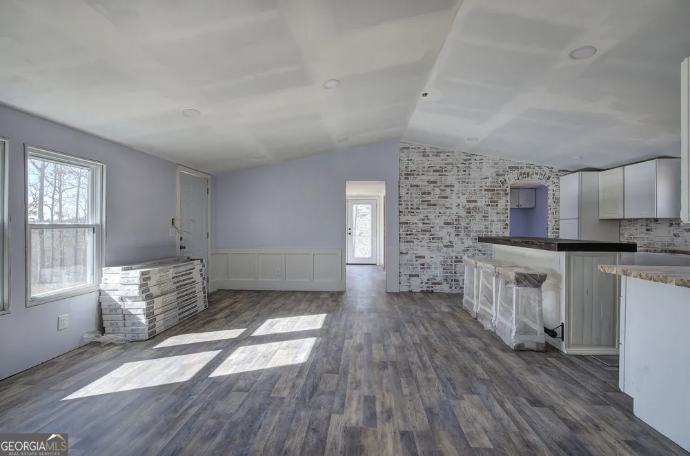 676 Flowery Branch RD Kingston, GA 30145
