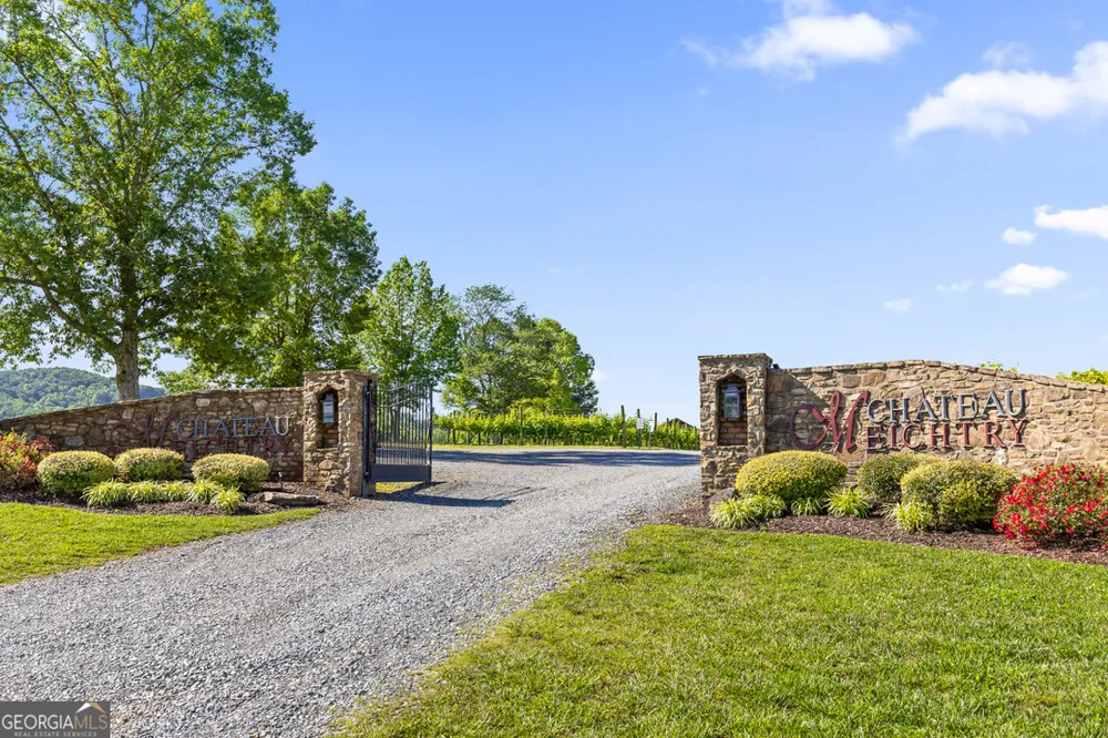 1722 High Summit DR Talking Rock, GA 30175