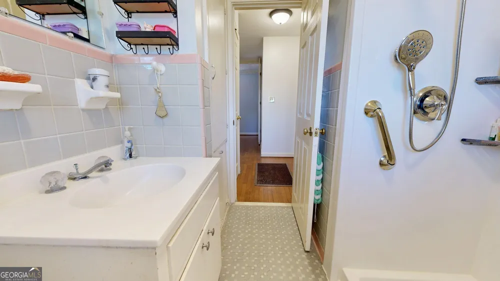 1613 Camellia DR Waycross, GA 31501