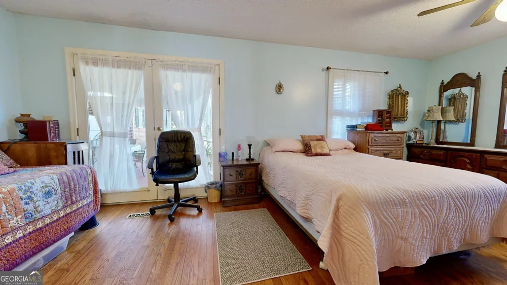 1613 Camellia DR Waycross, GA 31501