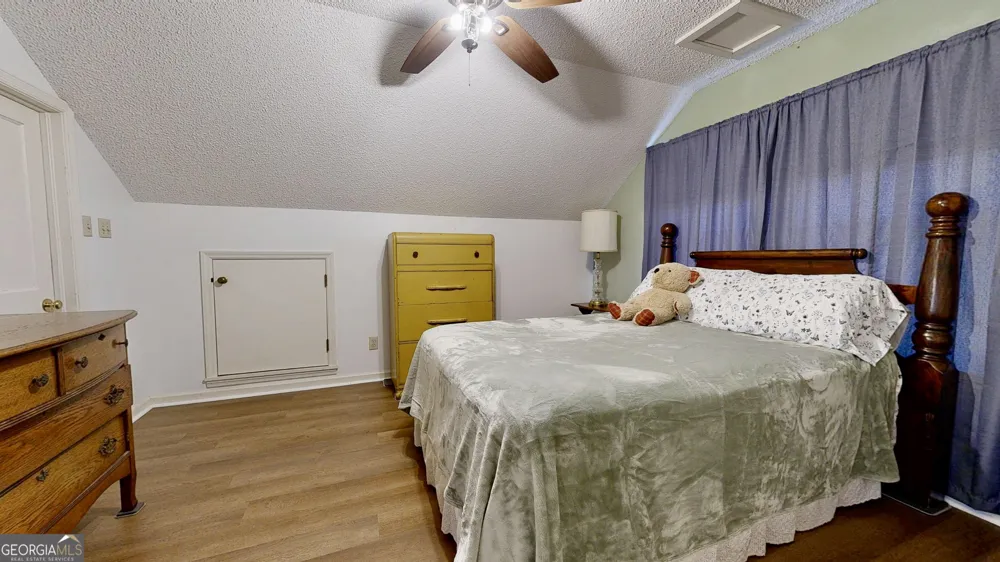 1613 Camellia DR Waycross, GA 31501