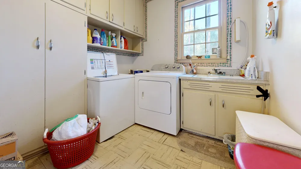 1613 Camellia DR Waycross, GA 31501