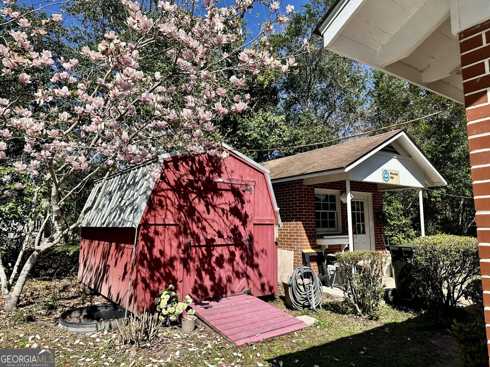 1613 Camellia DR Waycross, GA 31501
