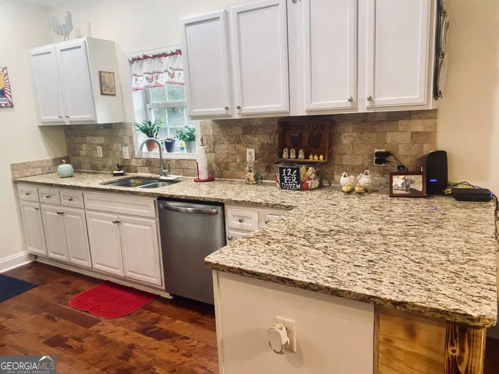 290 Poplar Creek RD Stephens, GA 30667