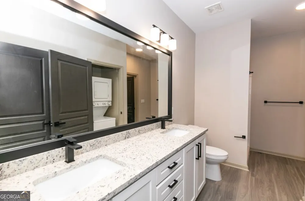 1000 Ashwood PKWY Dunwoody, GA 30338