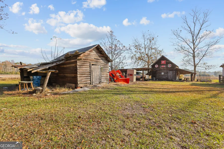 5466 Robbin RD Patterson, GA 31557