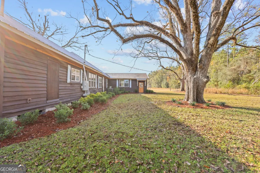 5466 Robbin RD Patterson, GA 31557