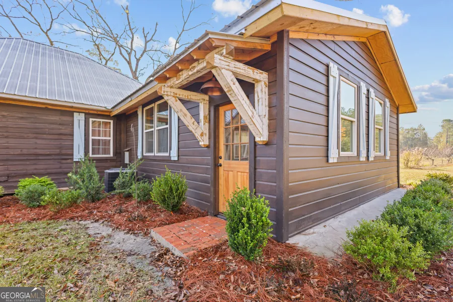 5466 Robbin RD Patterson, GA 31557