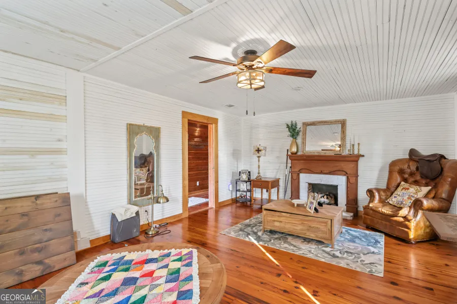 5466 Robbin RD Patterson, GA 31557