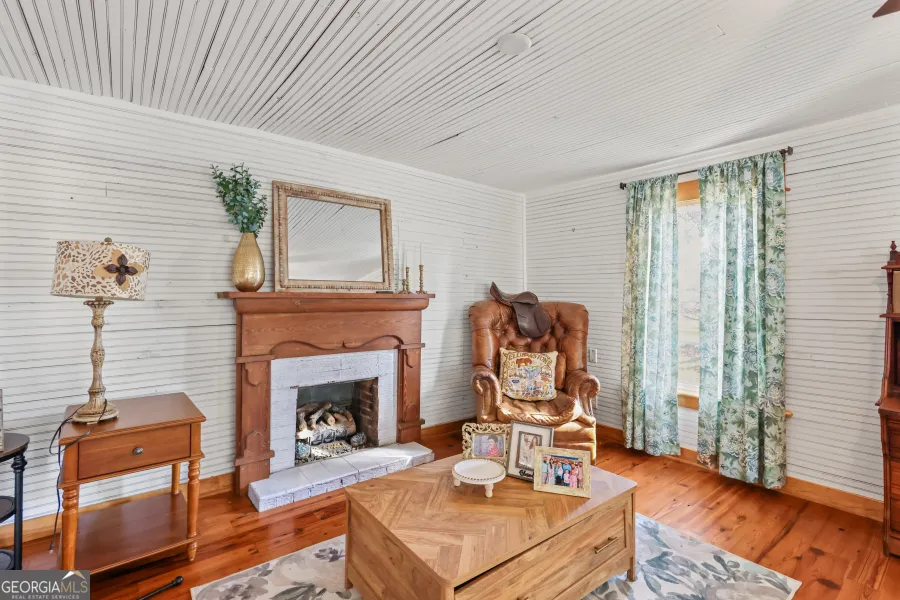 5466 Robbin RD Patterson, GA 31557