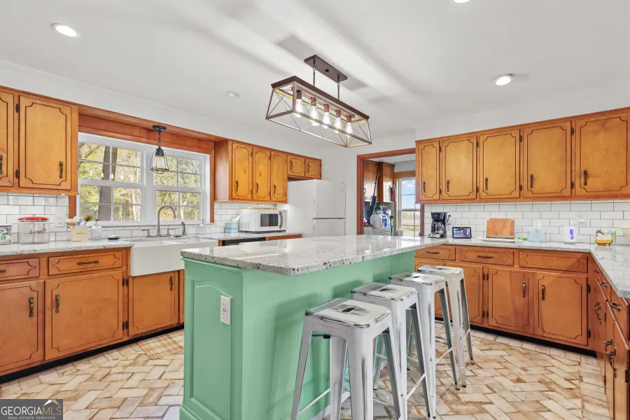 5466 Robbin RD Patterson, GA 31557