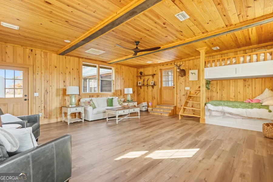 5466 Robbin RD Patterson, GA 31557