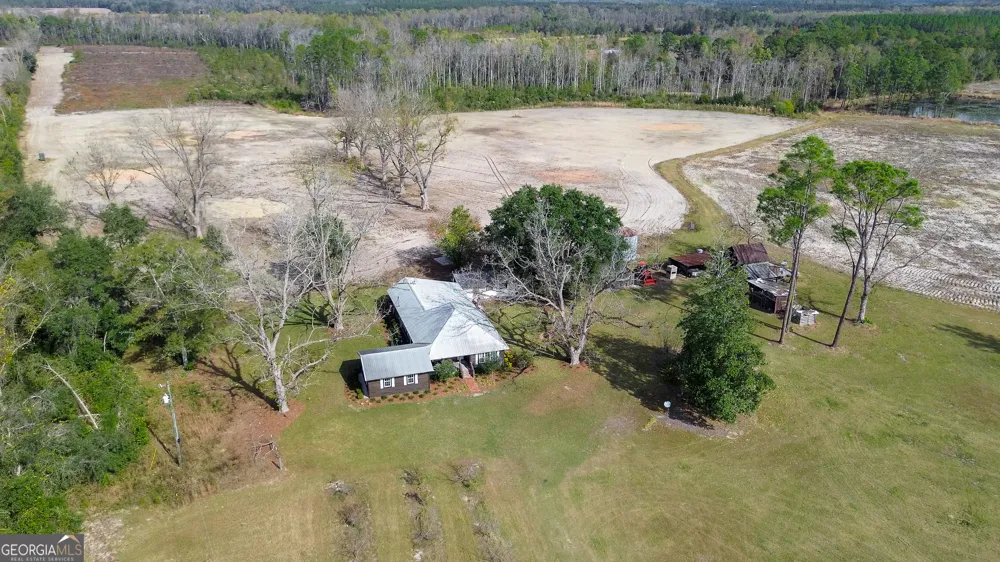 5466 Robbin RD Patterson, GA 31557