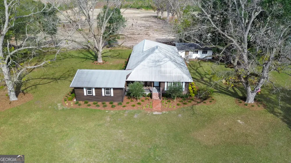 5466 Robbin RD Patterson, GA 31557