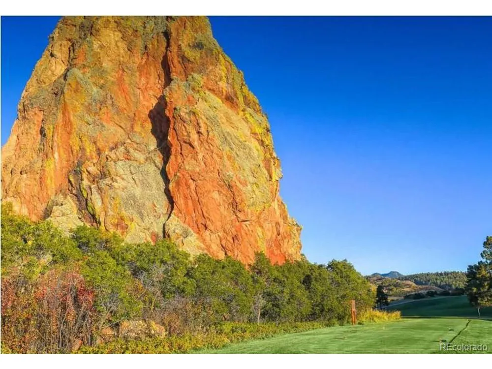 5291 Country Club Drive Larkspur, CO 80118