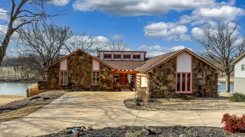 1513 Carey Drive