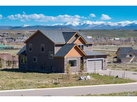 719 Saddle Ridge Circle